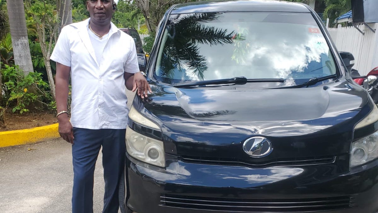 President Clive Tours - Negril, Jamaica.