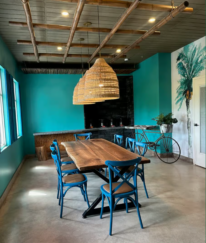 The Dutch Pot Jamaican Restaurant - Lauderhill,Florida
