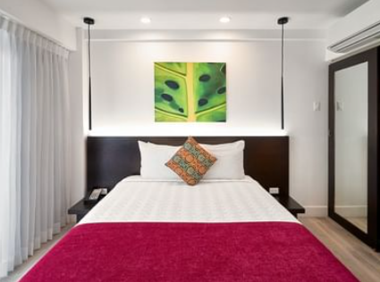 The R Hotel | Kingston