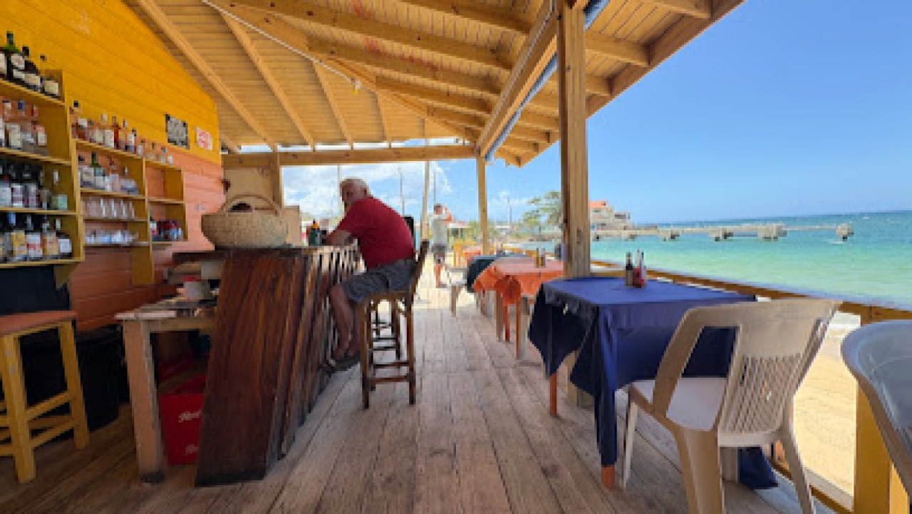 Canoe Beach Bar