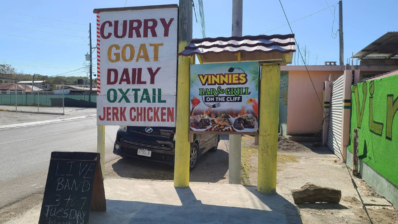 Vinne's Bar N Grill