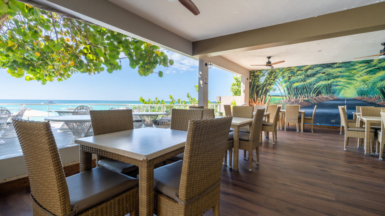 Travellers Beach Resort Restaurant
