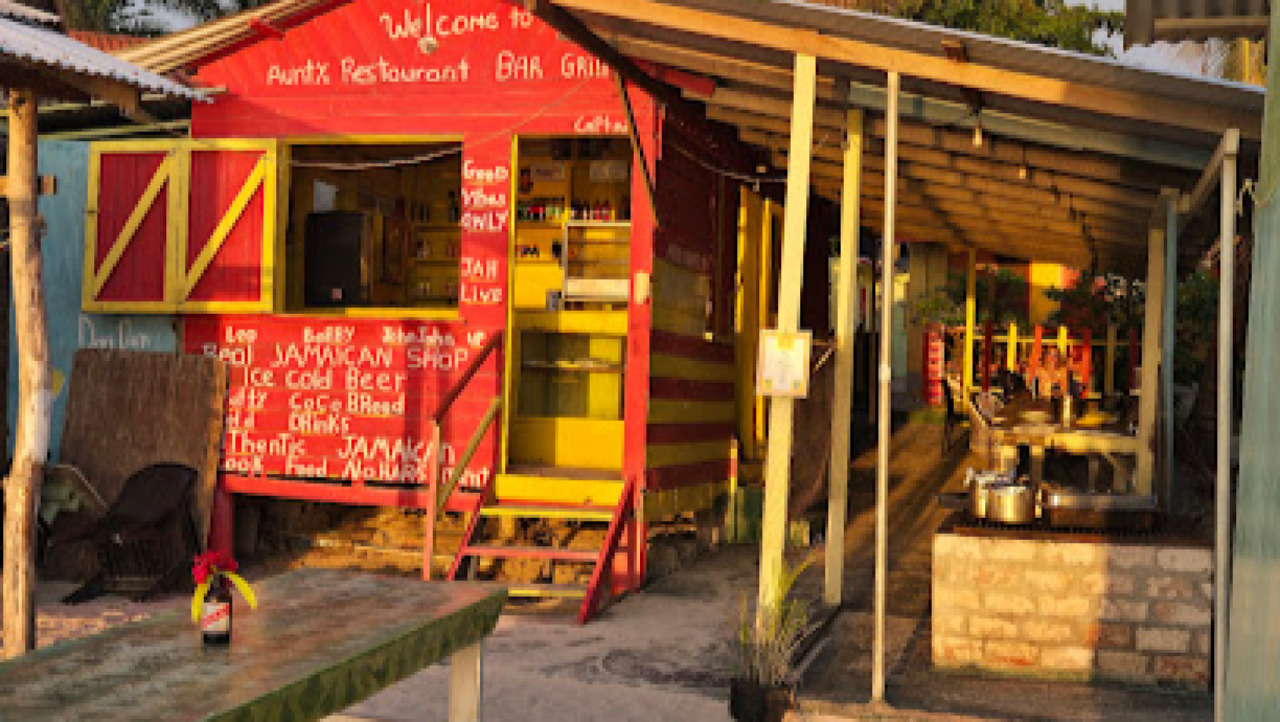 Aunty’s Restaurant Patty Shop Bar & Grill