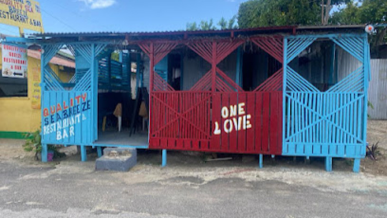 Quality's Seabreeze Restaurant & Bar