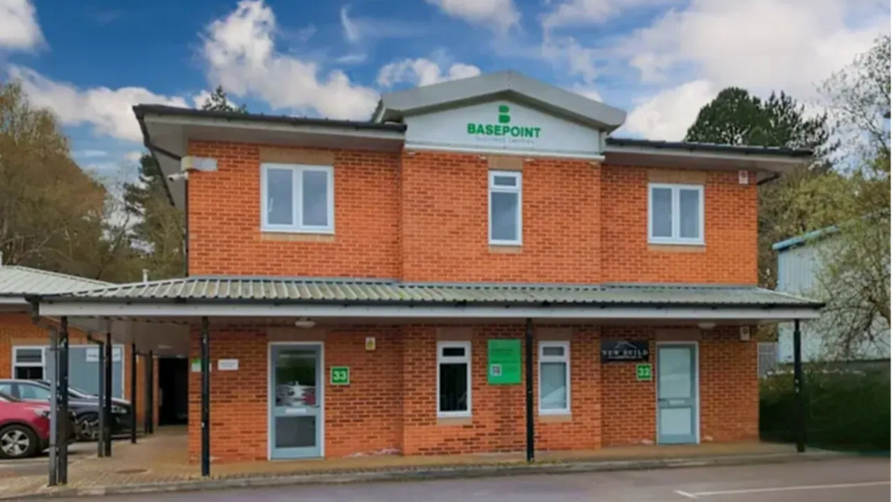 Basepoint - Romsey, Abbey Park