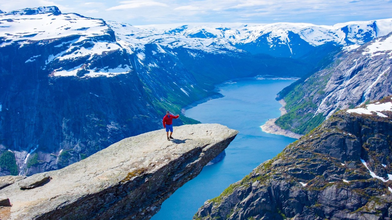 Mountain Hike to Trolltunga