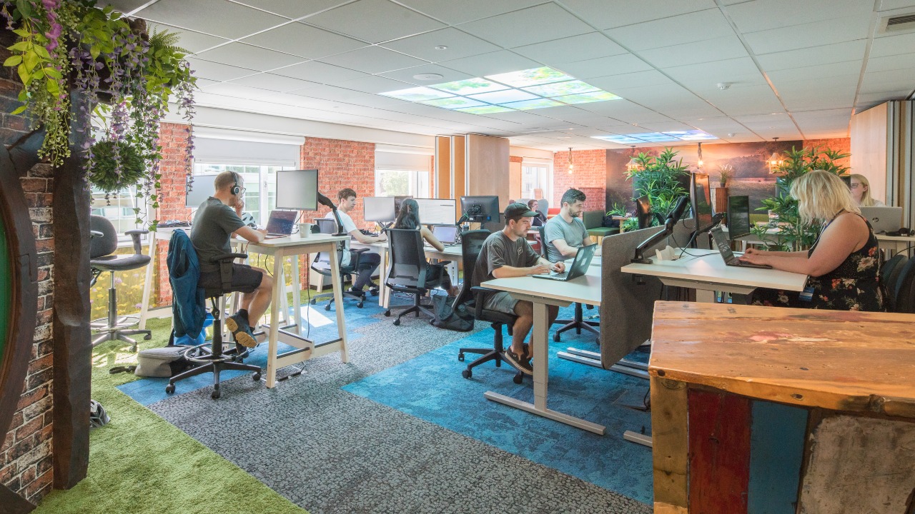 DeskLodge House Bristol