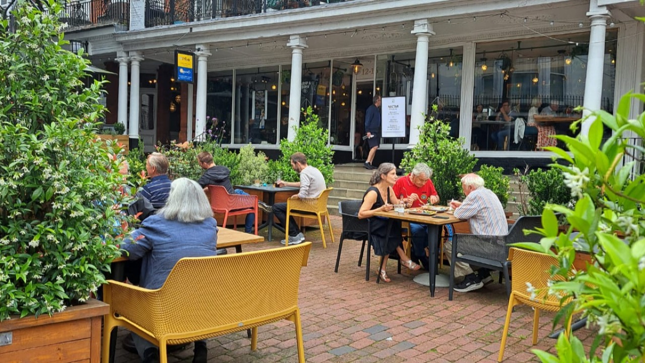 THE HIVE ON THE PANTILES, Private Boutique Offices, Cowork Studio, Zoom Booth, Balcony for members, High-Tech and Smart Desks