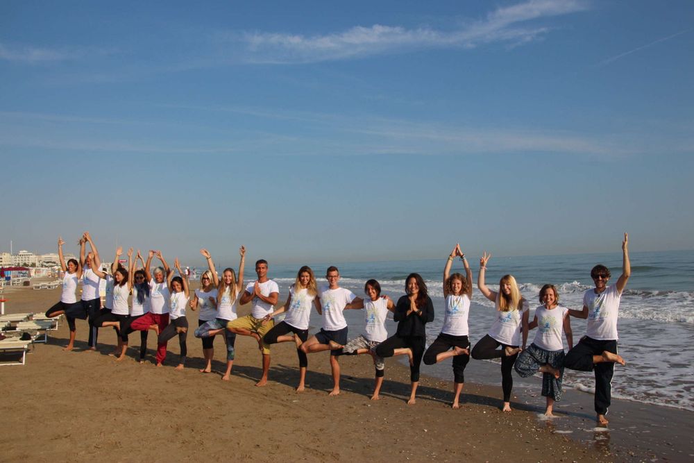 20-daagse (200 uur) strandyoga-docentenopleiding in Misano, Italië