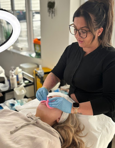 Revivify Hair and Aesthetics