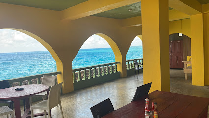 Pewee's | Restaurant & Bar