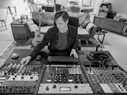 Rob Hobson Producer: Mixing & Mastering Engineer