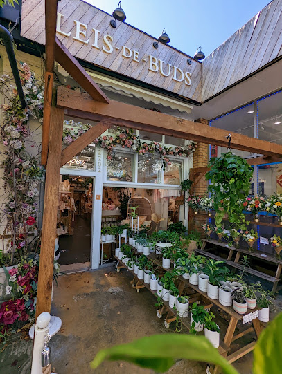 Leis de Buds Vancouver Florist I Flower Delivery I Event Space