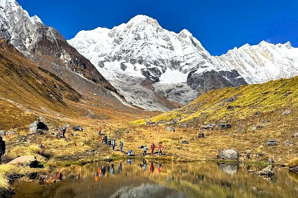 10-daagse yoga-trektocht naar het Annapurna-basisstation in Pokhara, Nepal