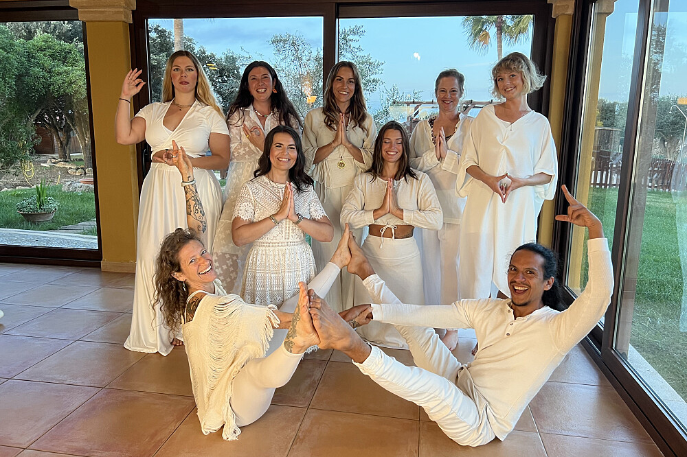 12-tägige 200-Stunden-Yogalehrerausbildung in verschiedenen Yogastilen auf Spanisch, Mallorca, Spanien