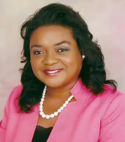 Claudia Davis - Real Estate Broker