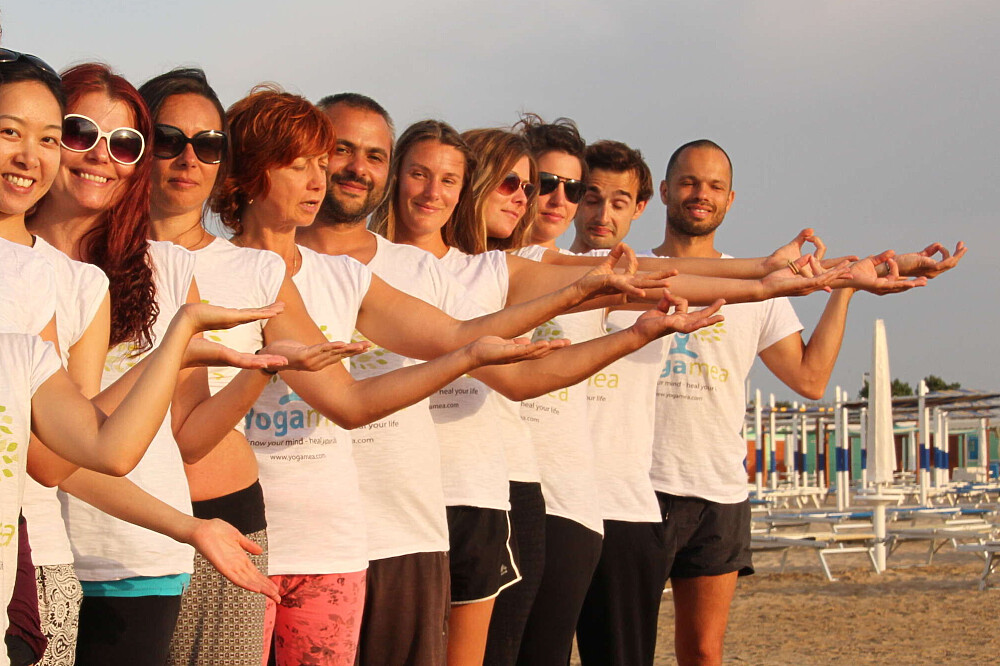 10-daagse (100 uur) yogadocentenopleiding aan het strand in Misano, Italië