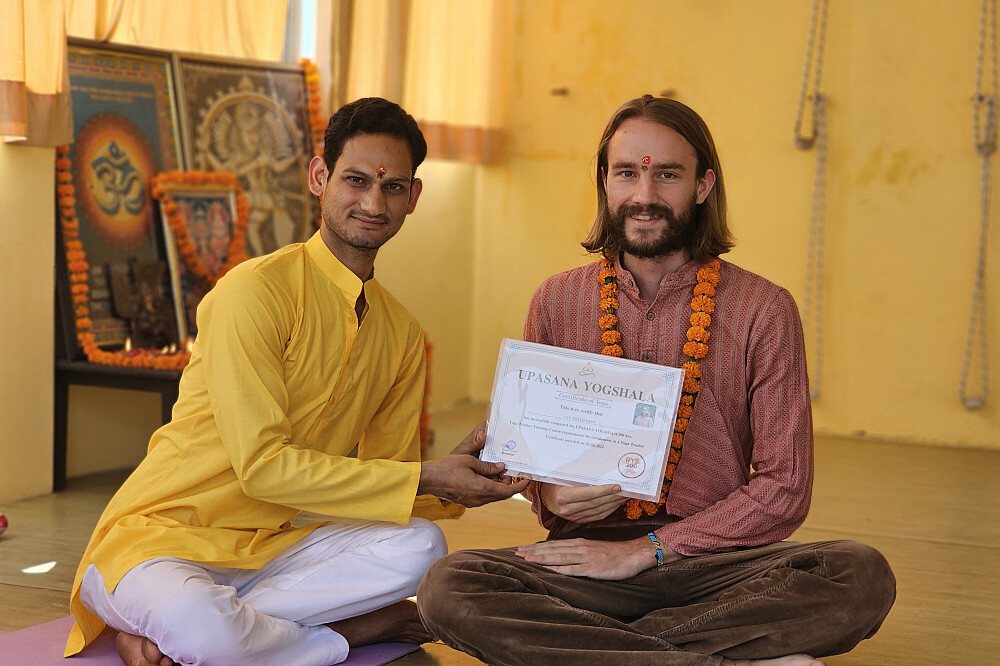 12-dages 100-timers Hatha- og Ashtanga Yogalæreruddannelse i Indien