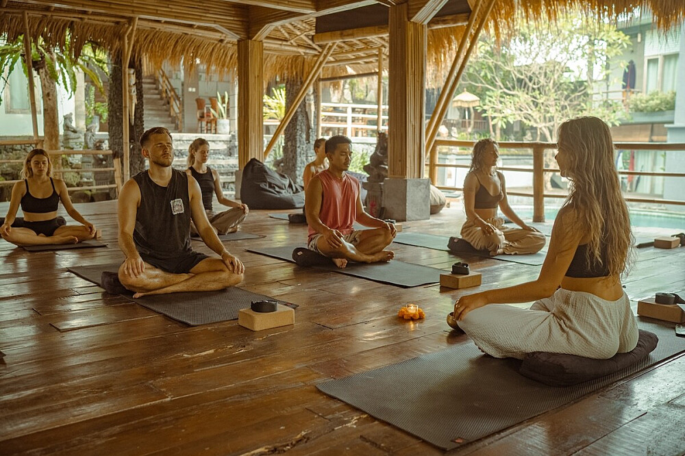 14-dagers eventyrlig surfe- og yogaretreat på Bali