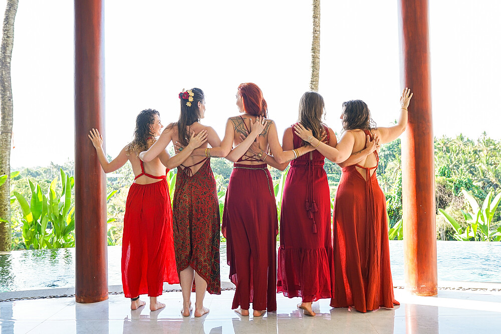 8-tägiges Retreat für strahlende Priesterinnen – Heiliger Tanz auf Bali