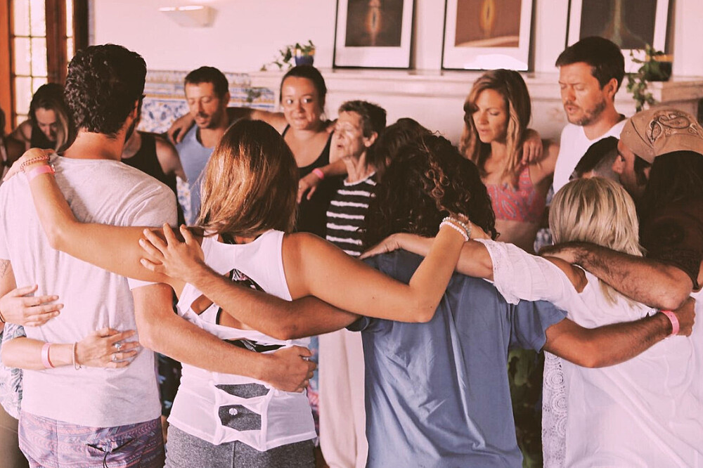 Formation de yoga de 4 jours (300 heures) à votre rythme, en ligne et en présentiel, Portugal