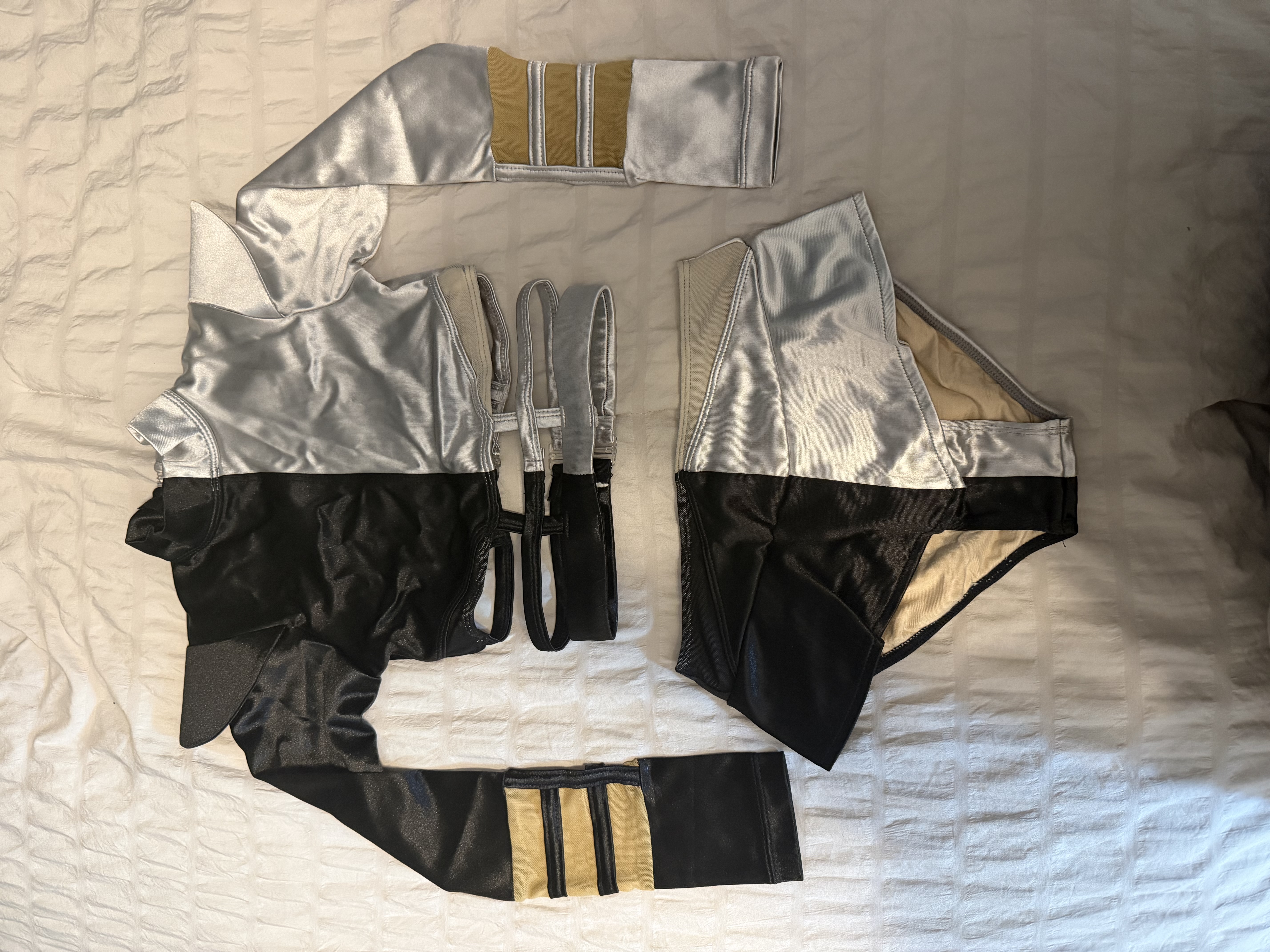 Divided Set Black/Silver Size CI
