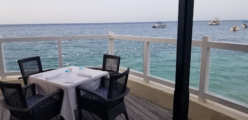 Neptune's at Beaches
