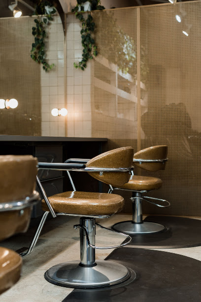 Life & Colour Salon