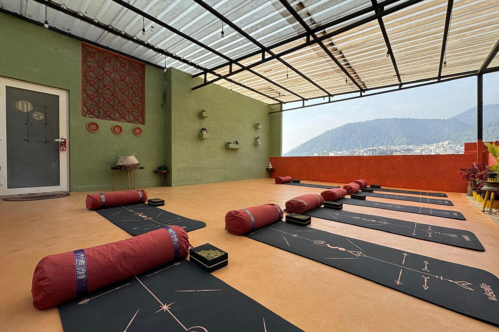 7 Day Yoga Vacation for Solo & Backpackers in Rishikesh, India