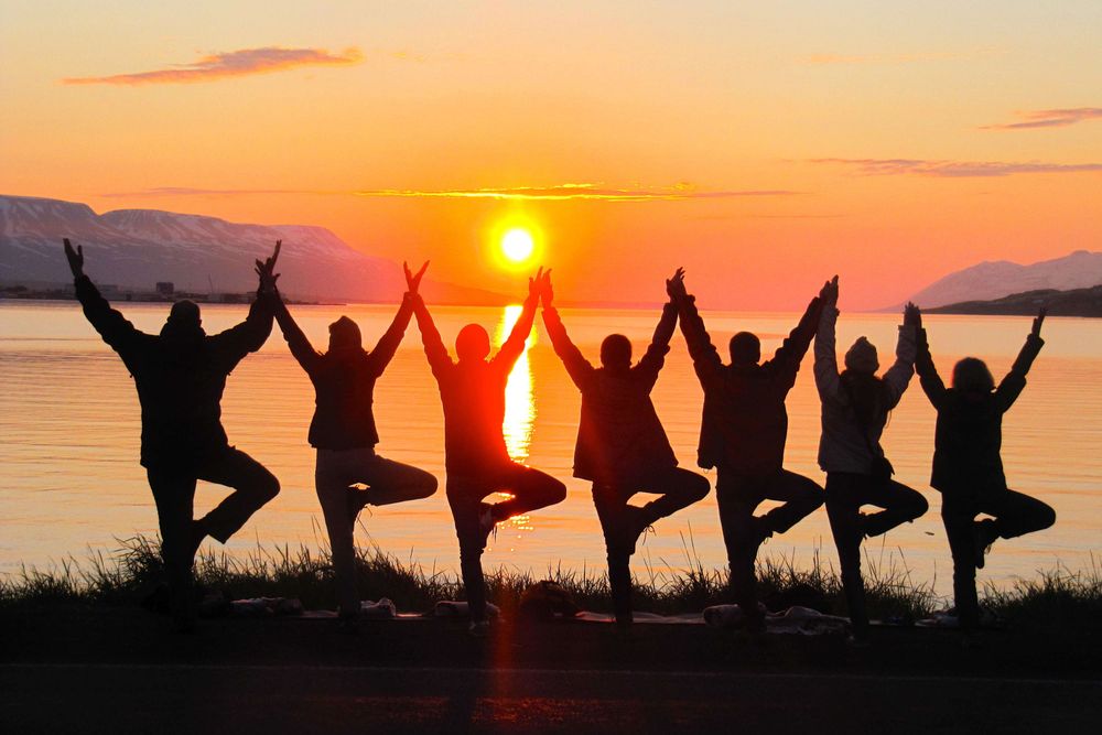 6-tägiges Yoga- und Wander-Retreat bei Mitternachtssonne in Island