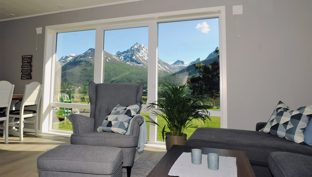 Romsdalseggen Lodge