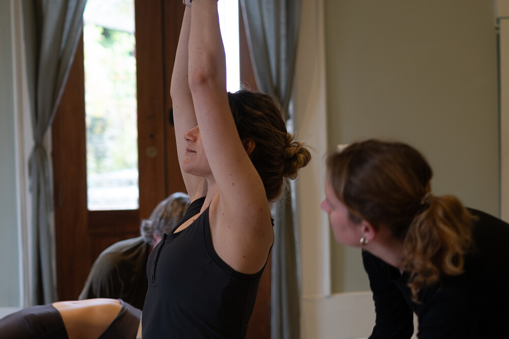 21-tägige, 200-stündige Hatha- und Vinyasa-Yogalehrerausbildung in Portugal
