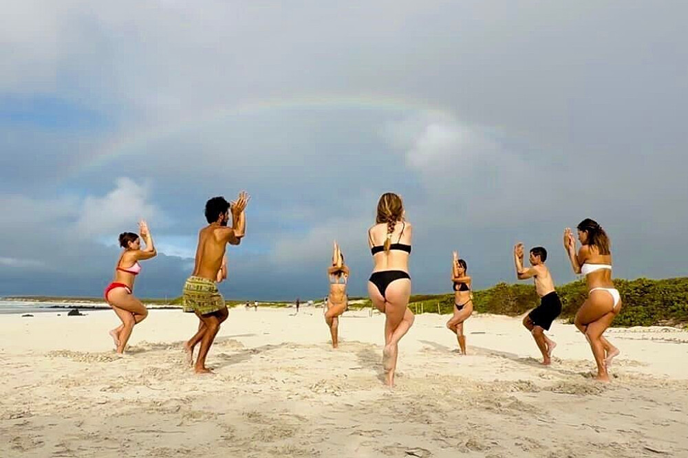 28 Tage, 300 Stunden Yogalehrer-Ausbildung mit verschiedenen Stilen auf den Galapagos-Inseln, Ecuador