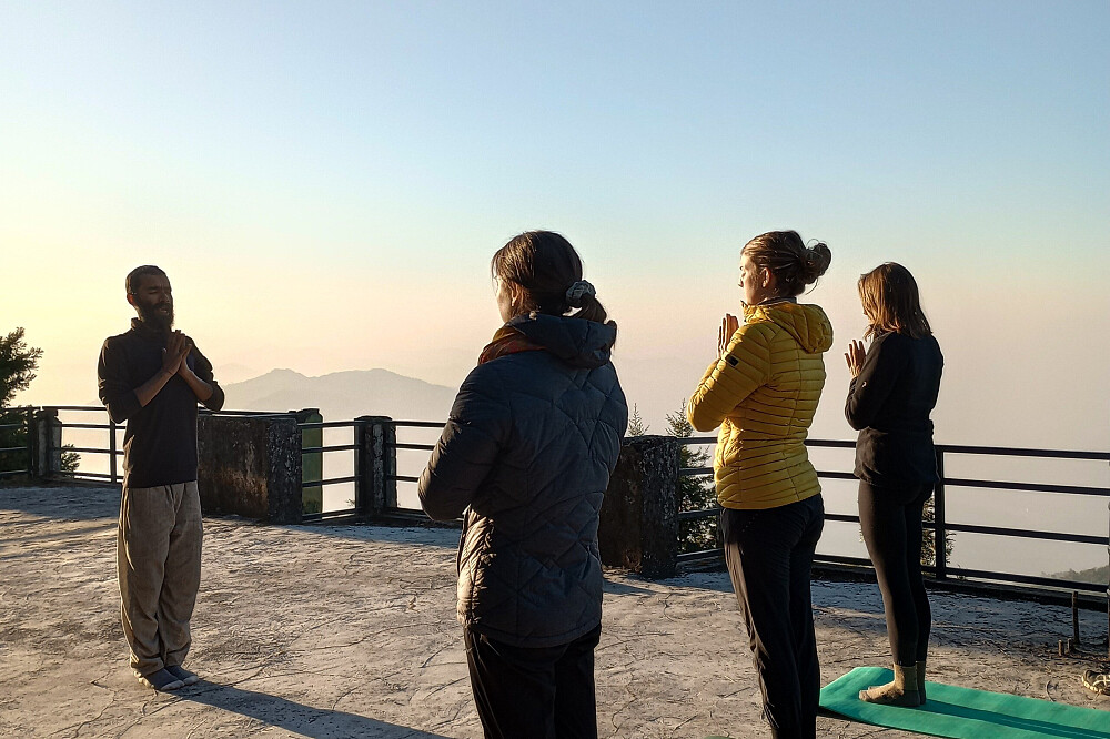 8-dniowy wyjazd z jogą i trekkingiem w Himalajach w Indiach