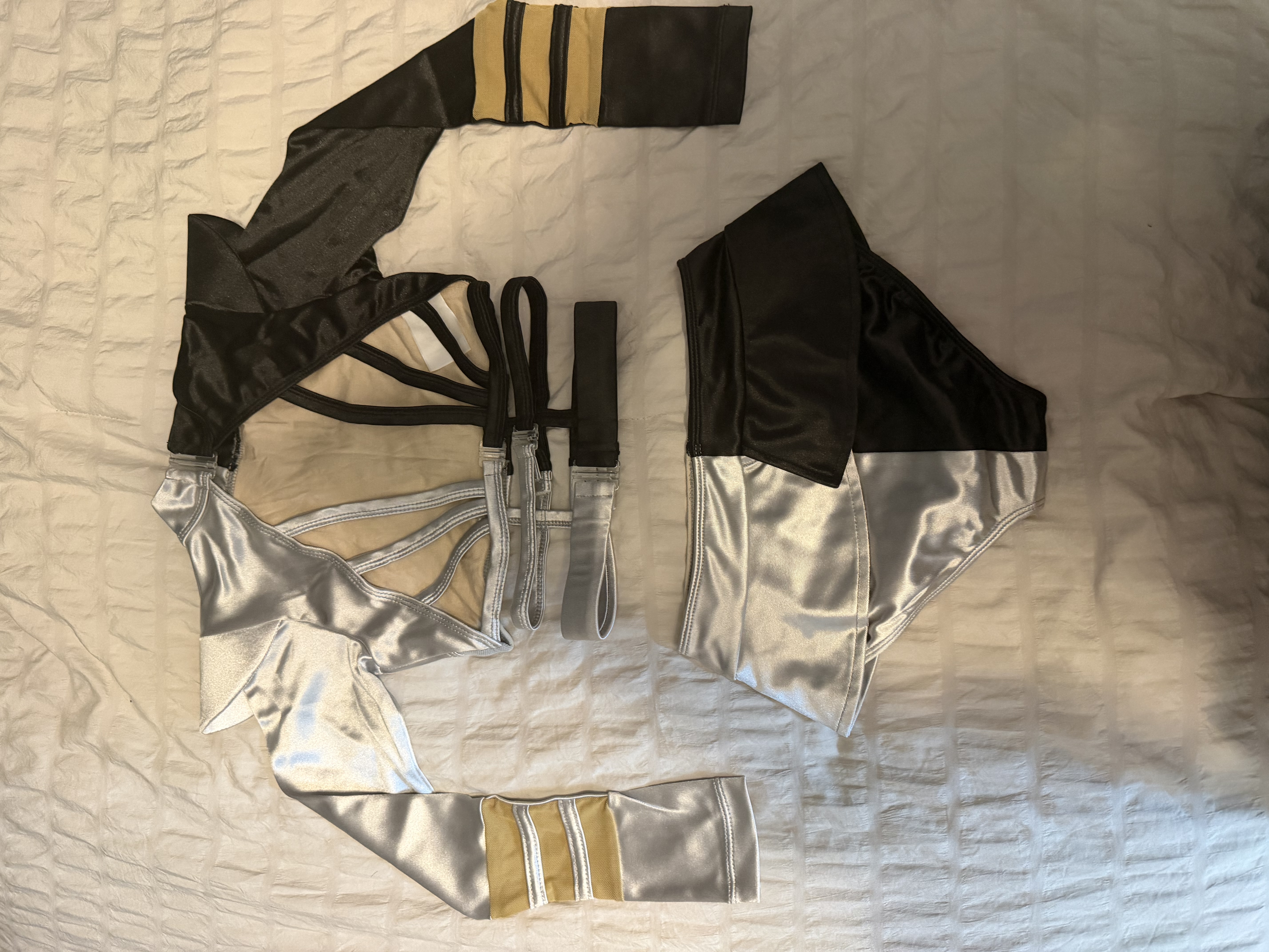 Divided Set Black/Silver Size CI
