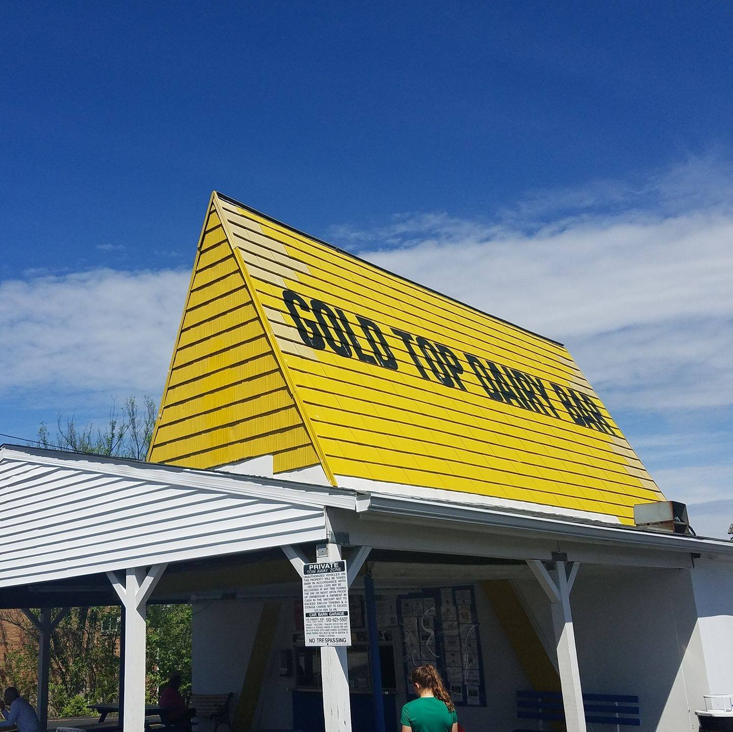 Gold Top Dairy Bar logo